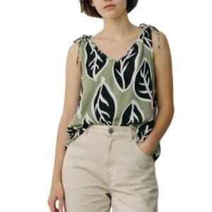 NWT Soyaconcept satin leaf print sleeveless top with shoulder ties size XS
